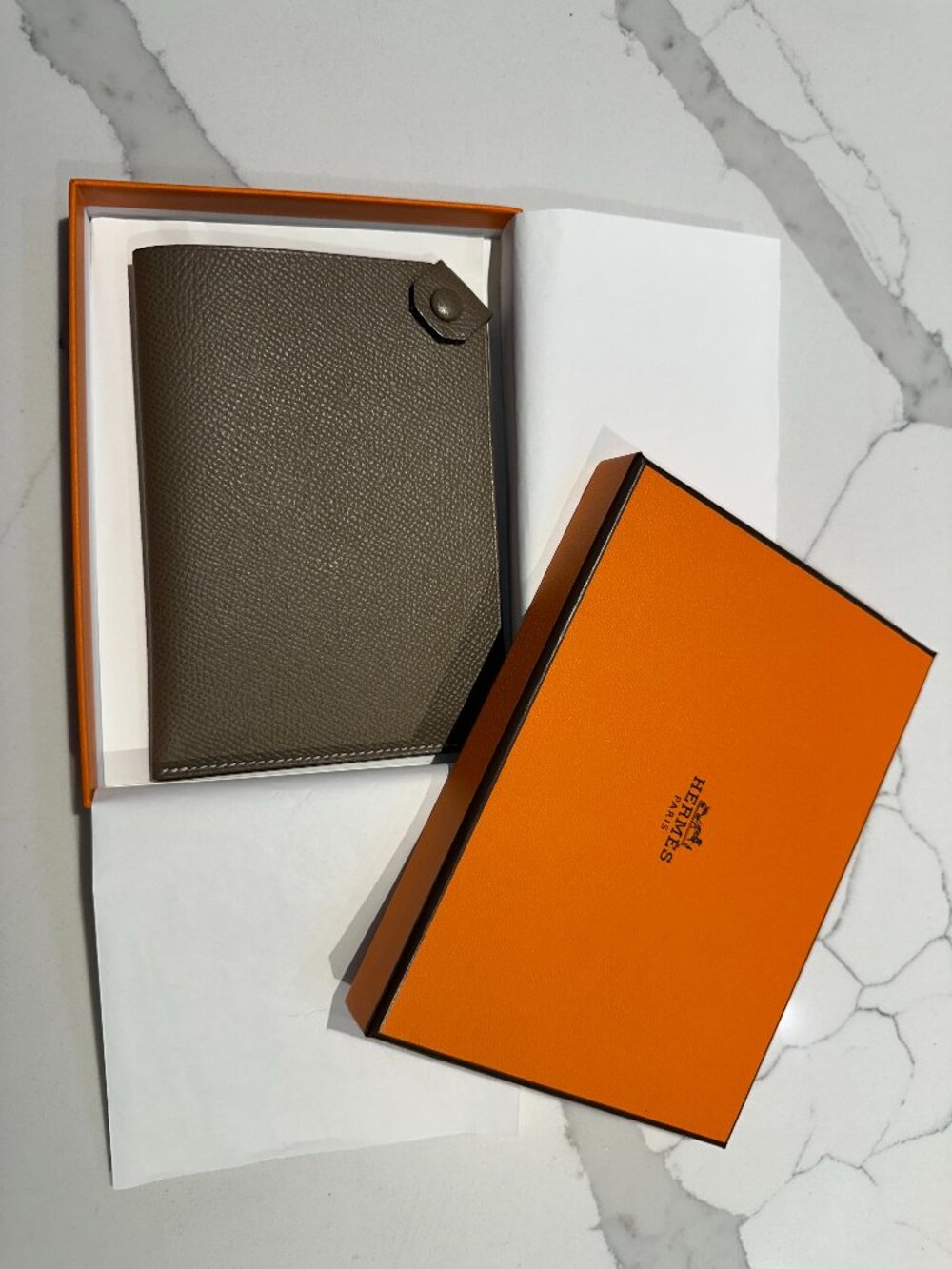 NEW w/ Original Box - Hermes Tarmac passport holder